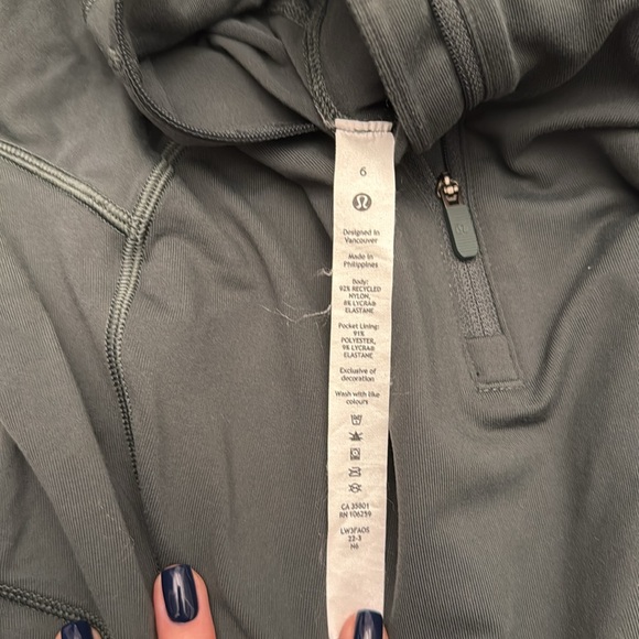 LULULEMON Cropped Sage Green Quarter Zip 6 - Picture 5 of 5